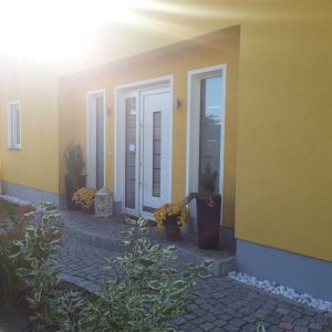 Eingangsanlage mit Festteilen